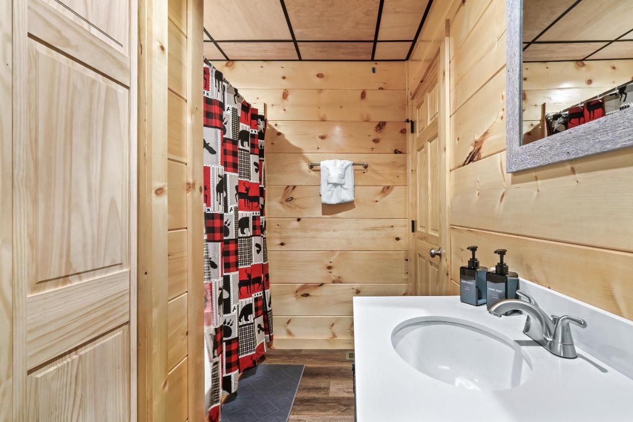 Mountains R Calling, Cozy Hideaway, King Beds, Hot-Tub, Arcade, Ev Ready Pigeon Forge Eksteriør bilde