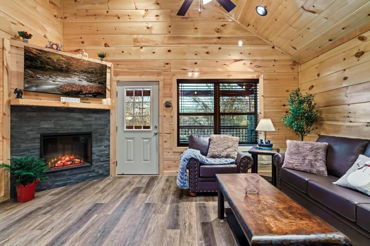 Mountains R Calling, Cozy Hideaway, King Beds, Hot-Tub, Arcade, Ev Ready Pigeon Forge Eksteriør bilde