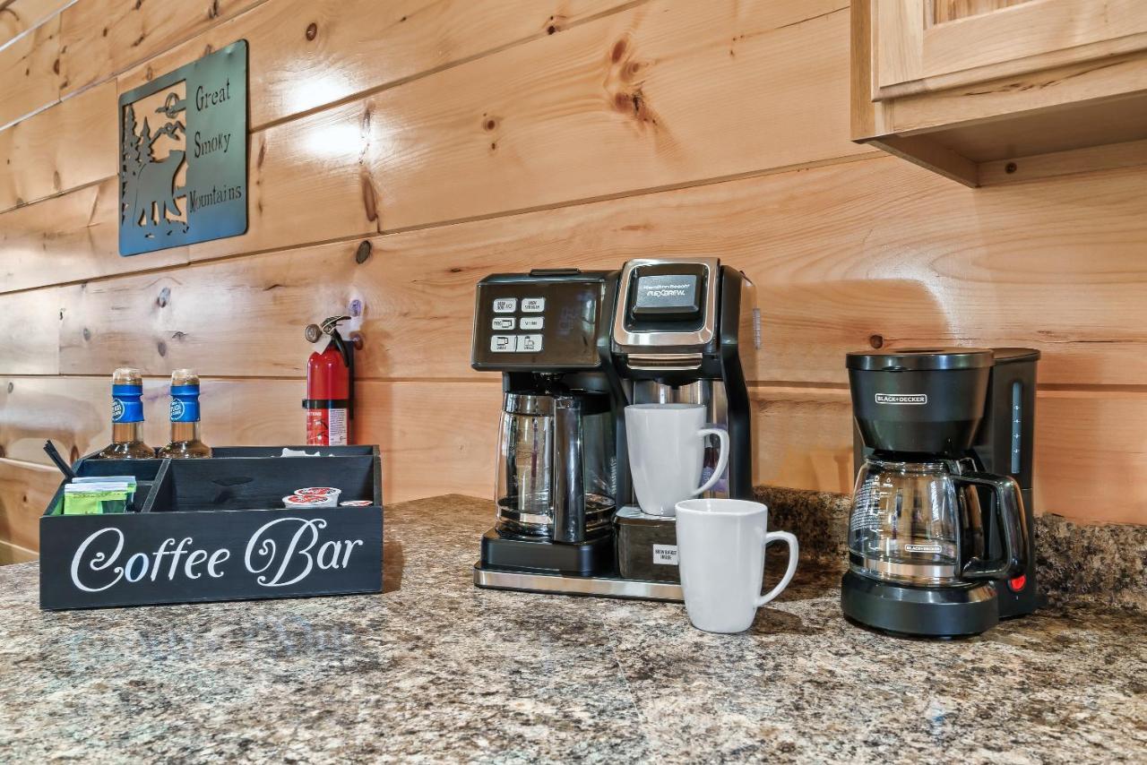 Mountains R Calling, Cozy Hideaway, King Beds, Hot-Tub, Arcade, Ev Ready Pigeon Forge Eksteriør bilde