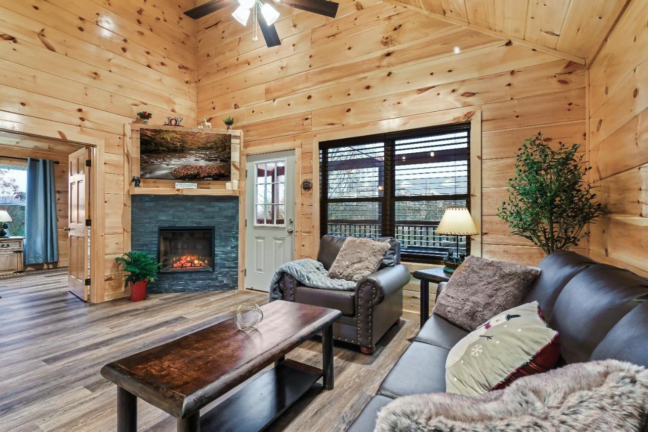 Mountains R Calling, Cozy Hideaway, King Beds, Hot-Tub, Arcade, Ev Ready Pigeon Forge Eksteriør bilde