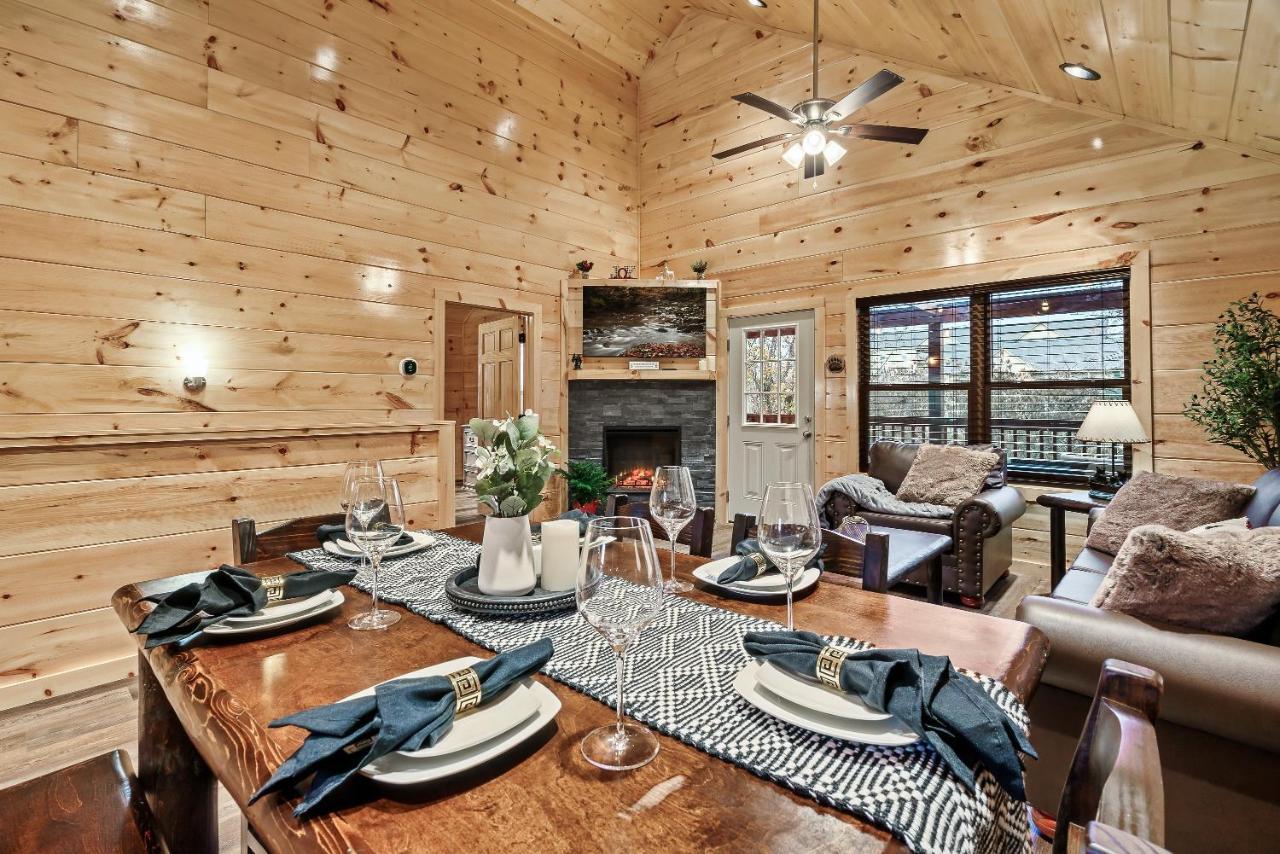 Mountains R Calling, Cozy Hideaway, King Beds, Hot-Tub, Arcade, Ev Ready Pigeon Forge Eksteriør bilde